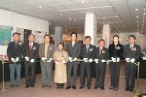 강원대학교 미술학과는 2005년 11월 15일(화)부터 21일(월)까지 춘천문화예술회관에서 ‘제 29회 졸업작품전’을 개최하며 15일 오후 2시 개막식을 갖는다.