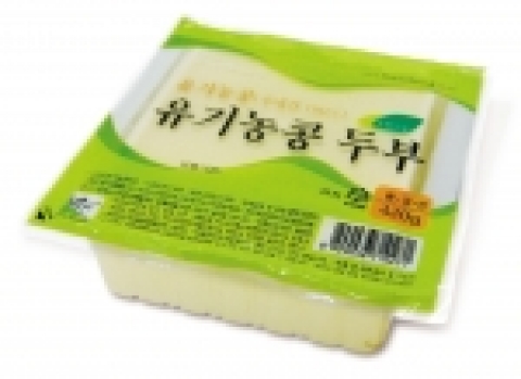 국내 최초로 초록마을이 선보이는 100% 순수 국내산 유기농인증 콩으로 만든 초록마을'유기농콩 두부'