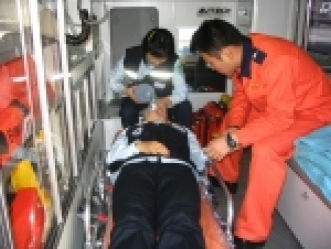 충청북도 소방본부는 소방서와 대학간 응급의료 현장체험 및 정보공유로 상호발전을 도모하기 위해 지난 11월 7일부터 다음달 3일까지 4주간에 걸쳐 제천소방서에서 대원과학대학 응급구조과 학생 4명을 배치시켜 응급구조 현장 실습을 실시하고 있다.