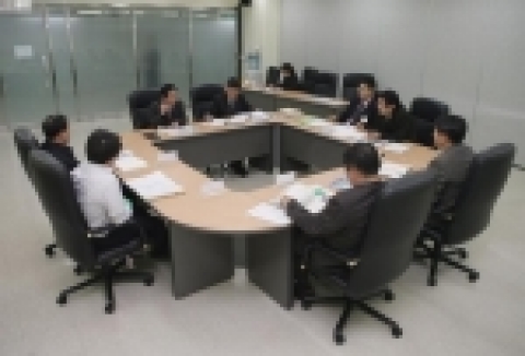 고양시 일산서구청은 16일 구청 소회의실에서 각종 건축(개발행위)허가 관련 상담을 희망하는 주민을 대상으로 『민원합동 상담의 날』을 개최했다.