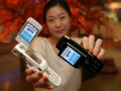 SK텔레콤(사장 金信培, www.sktelecom.com)이 자체적으로 디자인 한 단말기 2개종, PT-S170와 SD910을 연이어 출시한다.