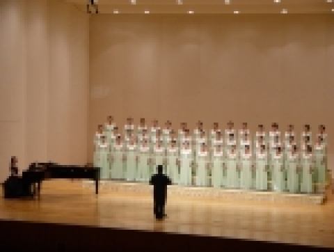 성남시 수정구(구청장 한창구)는 11월 24일(목) 19:00 성남아트센터 콘서트홀에서『제13회 수정구 여성합창단 정기연주회』를 개최 한다.