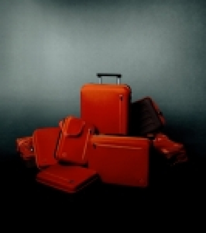 쌤소나이트가 세계적인 산업 디자이너 마크뉴슨이 디자인 한 신제품, SCOPE 라인을 출시한다.