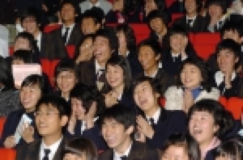 11월 28일 조선대학교를 방문한 보성고와 전남고 학생들이 즐거운 장기자랑 시간을 갖고 있다.