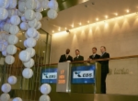 (왼쪽부터) 세계적 스프린트 영웅 마이클 존슨, 세바스찬 코 卿, EBS CEO 잭 제프리와 뉴질랜드 럭비 스타 숀 피츠패트릭이 &#039;Bid the Dream&#039; 프로젝트 발표회에 참여하고 있다.