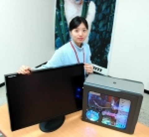 디시인사이드는 12월 1일부터 자사의 PC 브랜드인 디시인사이드피시(www.dcinsidepc.com)를 통해 30인치 대형 LCD 모니터와 함께 구성된 초저가 PC패키지 