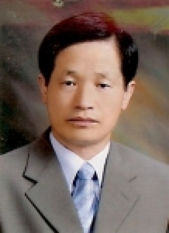 눈높이 교육상 수상자(고선길 교장)