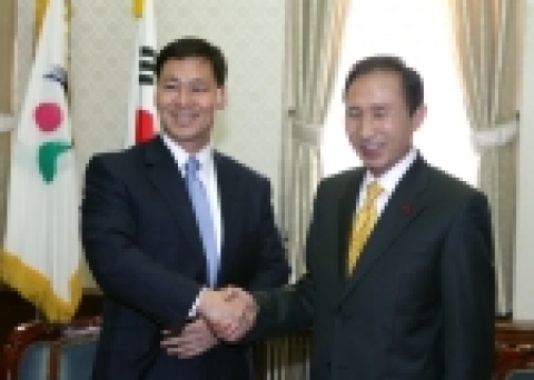 서울시는 2005년 12월 1일 미국 벨 연구소(Bell Labs)와 양해각서(MOU)를 체결했다. 이명박 서울시장과 김종훈 벨 연구소 사장
