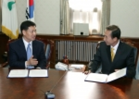 서울시는 2005년 12월 1일 미국 벨 연구소(Bell Labs)와 양해각서(MOU)를 체결했다. 이명박 서울시장과 김종훈 벨 연구소 사장