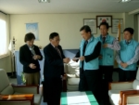 건강보험공단 창원지사봉사단, 독거노인 내의 전달