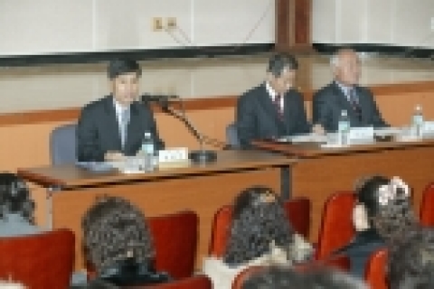 고양시는 지난 8일 오전 덕양어울림누리 시청각실에서 주부시정 모니터요원 등 90여명이 참석한 가운데 간담회를 가졌다.
