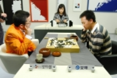 지난 8일부터11일까지 한국기원 바둑TV 스튜디오에서 벌어진<농협2005 한국바둑리그> 플레이오프에서 보해가 넷마블을 3:1로 꺾고 챔피언 결정전에 올랐다.