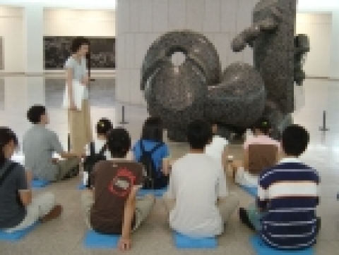 국립현대미술관 겨울방학 특집 청소년 교육프로그램이 새로운 모습으로 마련되었다.