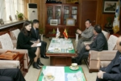 스페인 까딸루냐주 강명희 교민회장 및 스페인 교민회 후원인 후안 마뉴엘 소또외 2명이 지난 8일과 9일 이틀간의 일정으로 고양시를 방문했다.