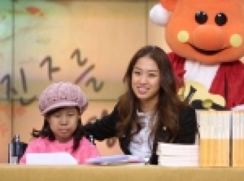 인기 가수 전혜빈이 12월 13일(화) 오전 11시 문래동 GS홈쇼핑 스튜디오에서 백혈병 환아(박진주, 11세)와 함께 1일 쇼핑호스트로 등장, 난치병 어린이의 소원 성취 프로젝트
