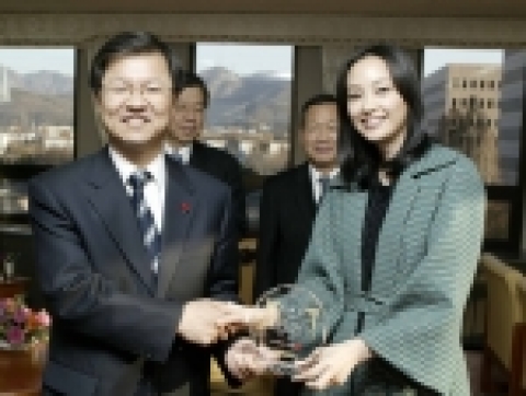 법무부는 2005. 12. 6. 장관실에서 영화배우 이나영씨를 교정홍보대사로 위촉하였다.