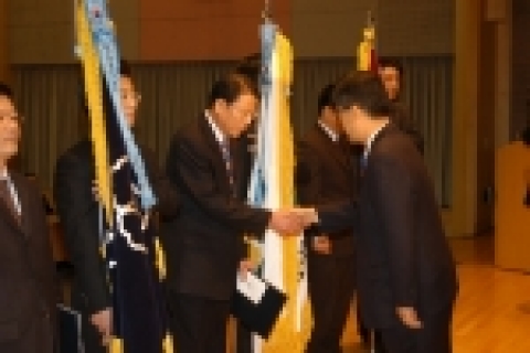 조달청(청장 진동수)은 12월 26일 14:00에 정부대전청사에서 ‘2005년도 기관별 물품관리 종합평가 시상식’을 가졌다.