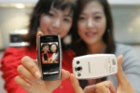 200만화소 카메라 내장 MP3