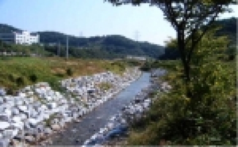 성남시가 경기도가 실시한 2005년도 하천 및 소하천정비사업 평가에서 소하천분야 우수기관으로 선정되었다.