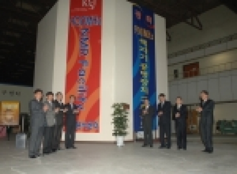 사진 왼쪽에서부터 KIST 김준경 재료연구부장, 백영준 미래기술연구본부장, 오인환 연구조정부장, 이만기 감사, 김유승 원장, 송휴섭 부원장, 김명수 생체과학연구부장, 이강봉 특성분