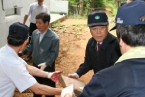서울시시설관리공단은 임직원 모두가 우성원에서 매주 토요일 봉사활동을 펼치고 있다