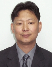  박웅재  대표이사프로필
1981. 소양초교 졸
1984. 춘천중 졸
1987. 강원사대부고 졸
1991. 강원대학교 졸
1997. 한림대학교 경영대학원 경영학 석사 취득