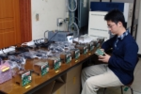 KAIST 박종욱 교수팀, 신소재 이용 전기화학식 이산화탄소 계측기 개발