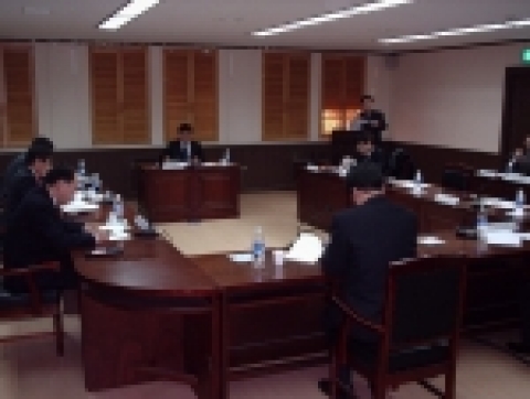 성남시 종합병원 유치추진위원회에서는 지난 1월 5일 시청 대회의실에서 회의를 갖고 성남종합병원 건립과 운영에 관한 타당성 조사의 일환으로 실시하게 될 주민설문조사 방법과 내용 등에