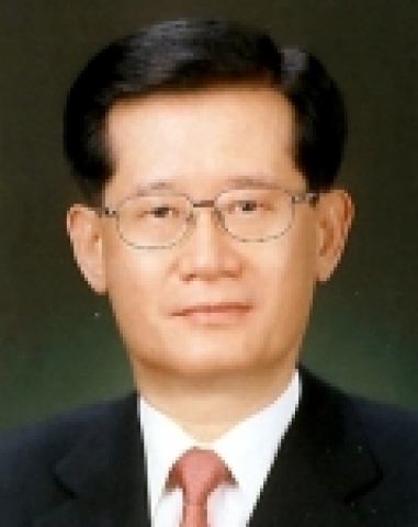 김동건 이사장