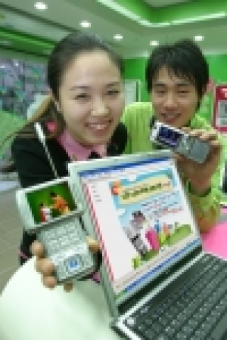LG텔레콤(대표 남용(南鏞)/ www.lgtelecom.com)은 지상파DMB폰 출시 기념으로 ‘지상파DMB 100%무료 페스티벌’을 2월 28일까지 실시한다고 밝혔다. 사진은 고