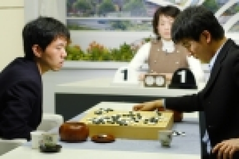 지난 22일 서울 홍익동 한국기원 1층 바둑TV 스튜디오에서 진행된<제1기 원익배 십단전> 결승 3국