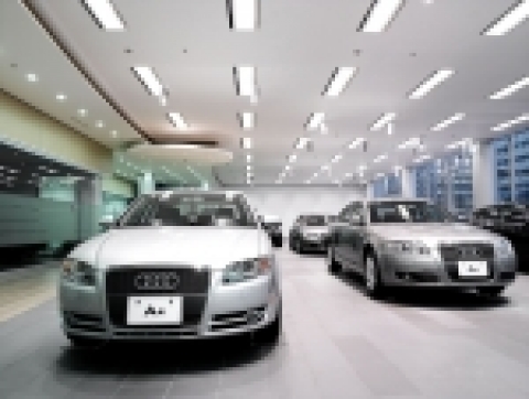 아우디 고진모터스 강남전시장(차량 전시 공간)