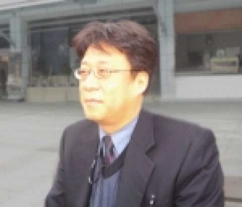 출판기념회를 갖는 조성원 수필가