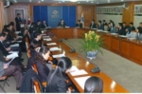 경상북도에는 지난해 6월부터 시범운영해 오던 멘토링 제도를 금년초부터 적극 시행하기로 하였다.