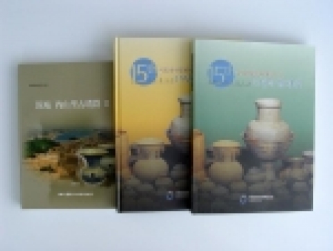 국립창원문화재연구소는 지난 연말에 개소 15주년을 기념하고, 또한 연구소를 널리 알리기 위하여 도록『국립창원문화재연구소 15년의 발자취』를 발간하였다.