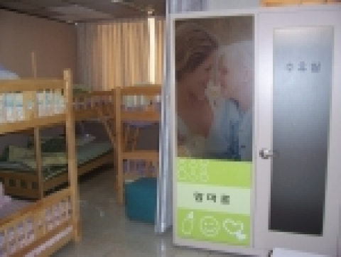 한국관광공사는 여성직원의 보육 및 육아에 대한 지원을 목적으로 공사내에 수유실을 설치, 운영한다.