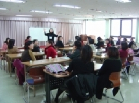 두산동아는 서울/경기지역에서 총 8회에 걸쳐 영어말하기 전문 동아홈스쿨의 “교사연수 무료 체험 이벤트”를 진행한다.