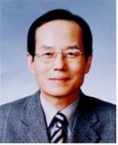 대구시는 3차례의 공모 끝에 대림산업과 대우건설을 거쳐 경남기업과 지역업체인 (주)보성의 임원을 역임한 尹盛植씨(57세)를 도시개발공사 사장으로 내정하였다.