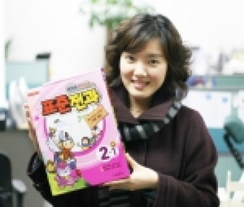 KTH 파란(www.paran.com)은 교학사와의 제휴를 통해 <큐링온라인>의 캐릭터들이 ‘표준전과’와 ‘표준완전학습 플러스’의 표지모델로 등장하게 됐다고 발표했다.