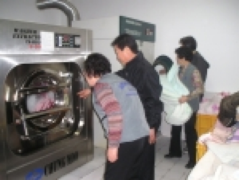 세탁하는 모습