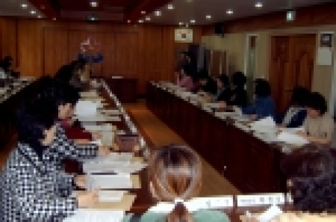 성남시 분당구 구미동(동장 엄명화)은 5.31 4대 선거를 앞두고 지난 16일 동사무소 회의실에서 관내 47개 통장을 대상으로  개정된 지방선거법 및 선거법 위반 주요사례 등 선거