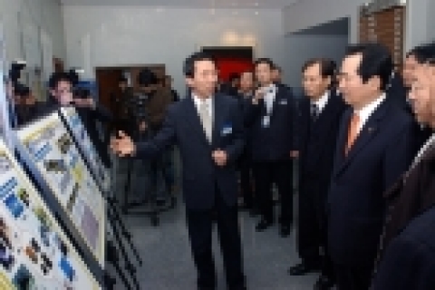 정세균 산업자원부 장관은 2006. 2. 21(화) 13:00 전주시 팔복동 전주첨단기계벤처단지 소재 기계산업리서치센터, 전북TP, 나노기술집적센터, 전북대 TIC의 주요 혁신기관