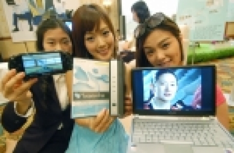소니 코리아는 오늘 서울 남대문로 힐튼호텔에서 기자간담회를 갖고 2006 CES(국제전자전시회) 기조연설에서 하워드 스트링거 소니 CEO가 소개했던 로케이션 프리(LocationF