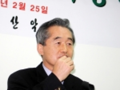 한국산악회는 25일 제60차 회원총회를 열고 최홍건(崔弘健) 한국산업기술대 총장을 제24대 회장으로 선출했다.
