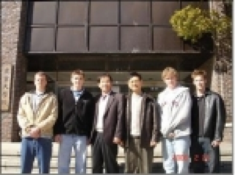 마대영 공과대학 학장(사진 왼쪽에서 세번째)한 피츠버그주립대 학생들.