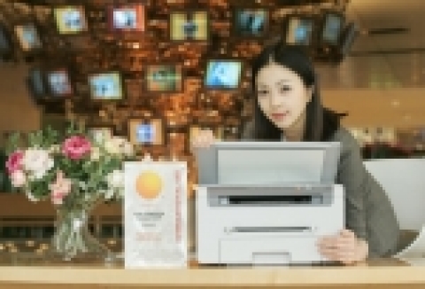 삼성전자는 세계최소형, 최경량 개인용 레이저 복합기 SCX-4200를 출시했다.   이제품은 CES 2006 혁신상을 수상했으며, 흑백 출력 및 복사, 컬러 스캔 등 프린터, 복사