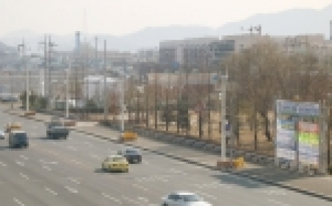 마산시 양덕동 삼각지 공원 앞에 풍력경관 조명등을 설치