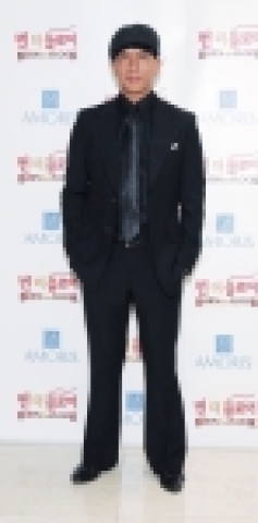 '번 더 플로어' 쇼케이스장에 참석한 구준엽