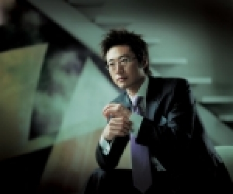 LG패션의 마에스트로가 2006년 제품의 우수성을 보다 많은 고객들에게 알리기 위해 본격적으로 전개하는‘Be the Maestro(비 더 마에스트로, 마에스트로가 됩시다)’캠페인의 일환으로 오늘, 3월 6일(월)부터 5월 31일(수)까지 고객이 직접 마에스트로 제품을 입어볼 수 있는 신사복 체험 행사를 실시한다.