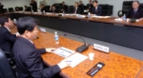 충남대 양현수 총장과 공주대 최석원 총장을 비롯한 양 대학 관계자는 3월 8일(수) 오전 11시  행정중심복합도시 건설청을 방문하여  이춘희 행정중심복합도시 건설청장, 강용식 행정